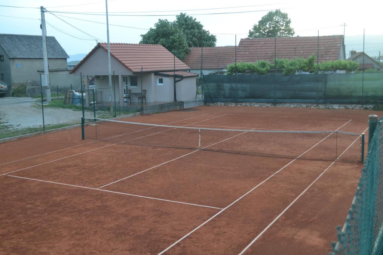 Rest Apartments Nikšić Bagian luar foto
